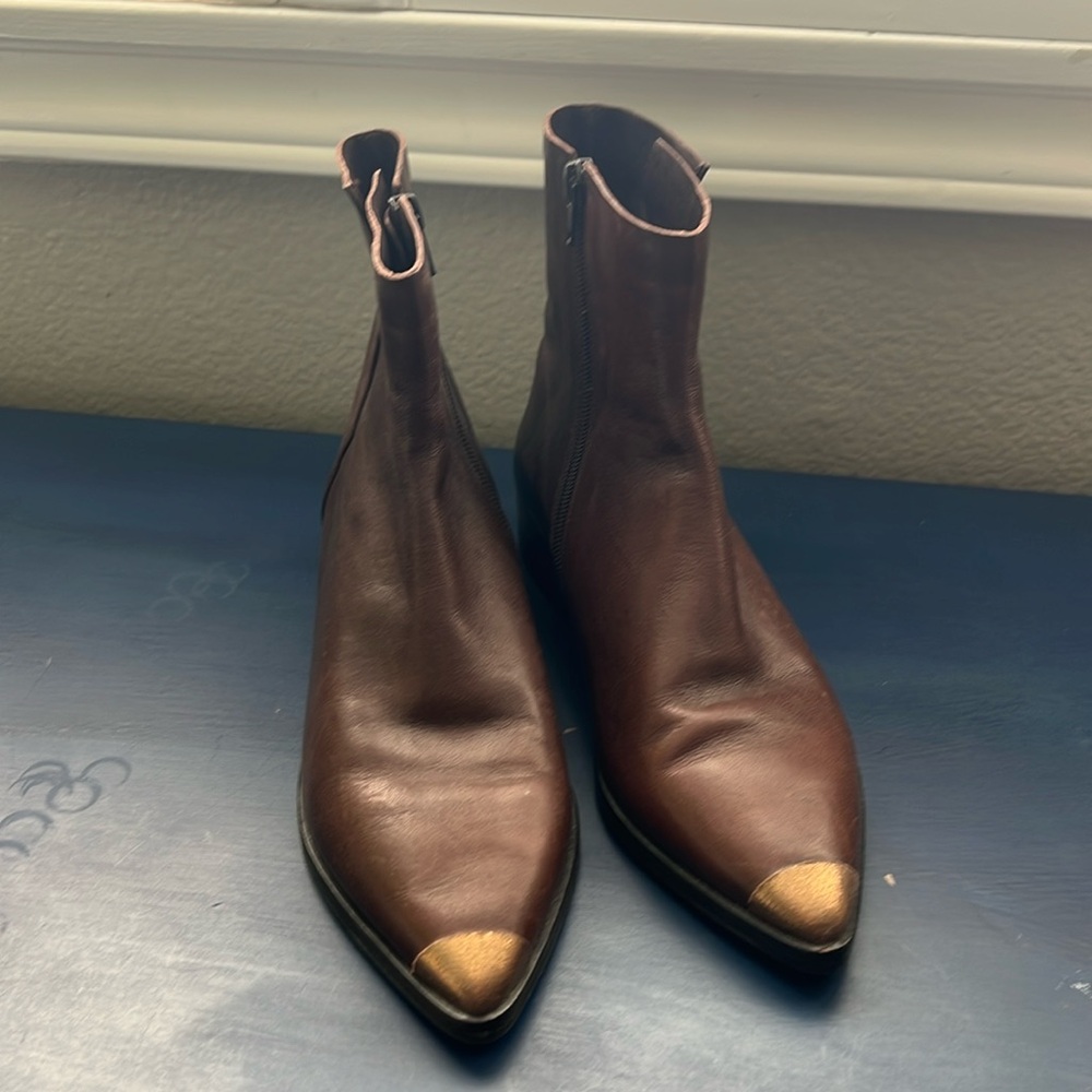 Coclico - NWT Alan ankle booties in Pagota Moka color with Bronze tip - size 7